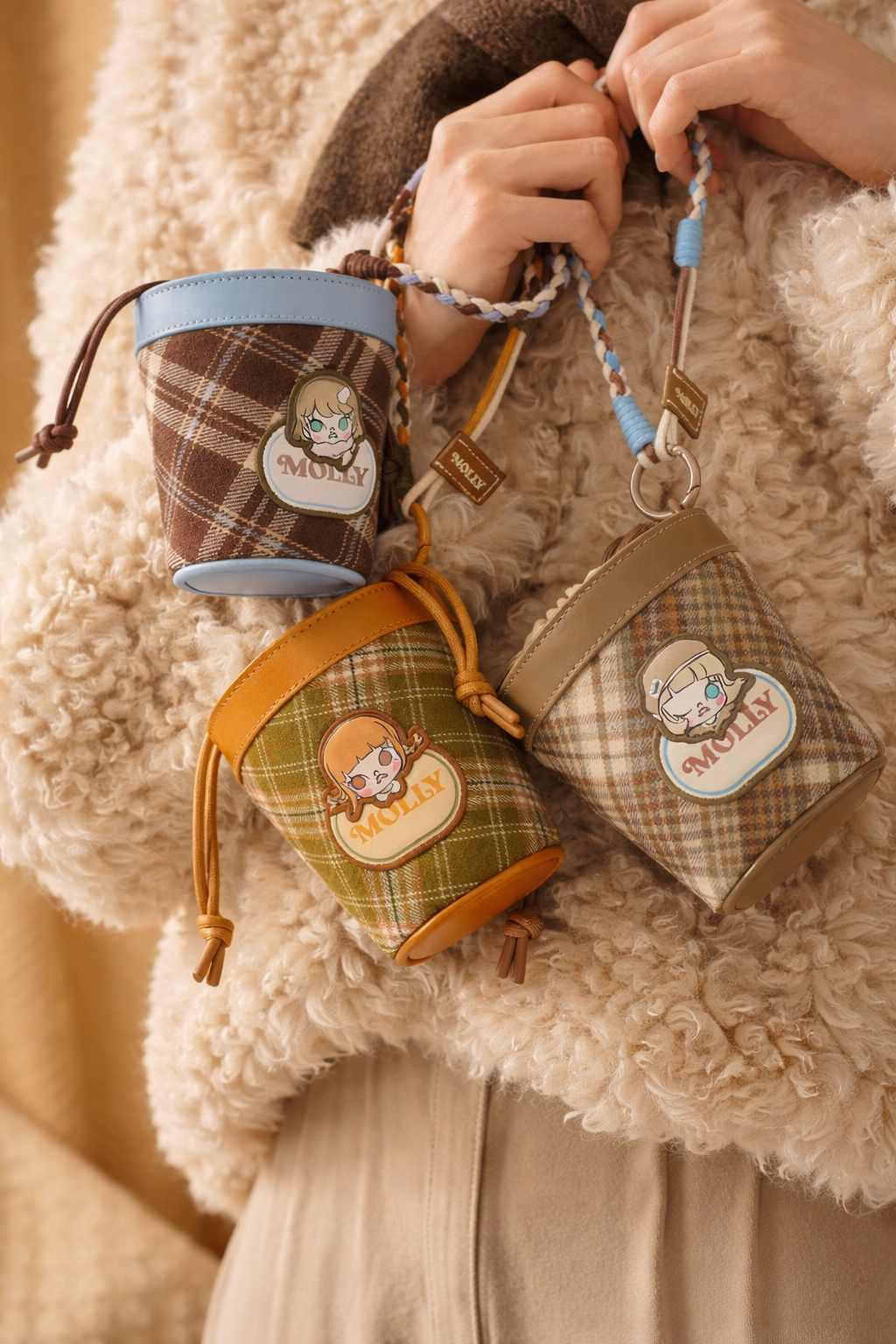 POP MART Molly Winter Fit Check mini torebka