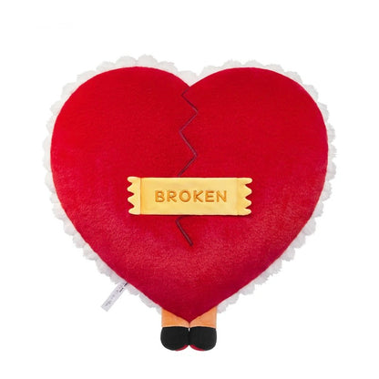 POP MART CRYBABY Crying for Love zestaw lalka i poduszka serce